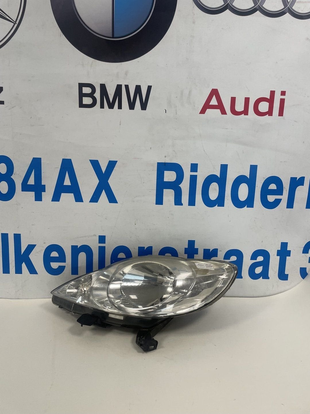 Peugeot 107 koplamp links, Gebruikt, -, -, Ophalen of Verzenden