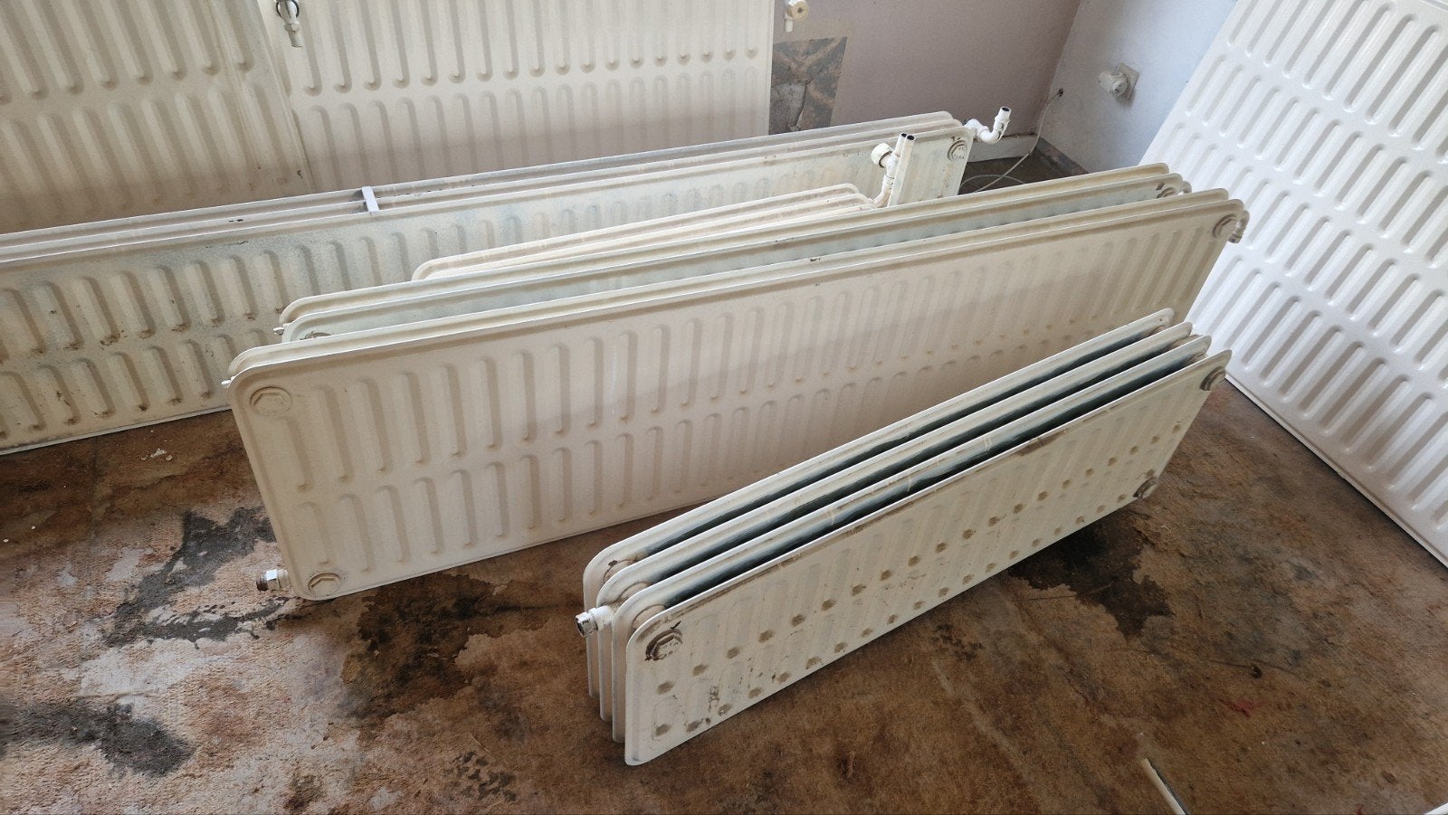8 oude DEF radiatoren, Doe-het-zelf en Bouw, Verwarming en Radiatoren, Gebruikt, Radiator, Ophalen