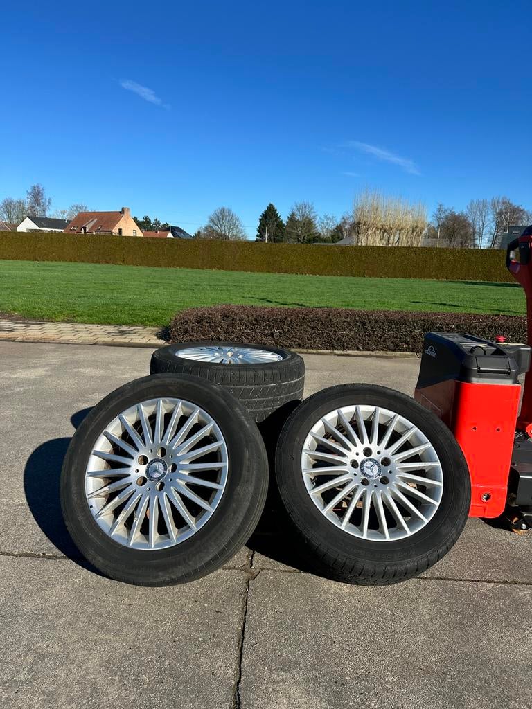 Mercedes 17” velgen+ banden 225/55 R17 – originele set, Auto-onderdelen, Banden en Velgen, Ophalen, 17 inch, Band(en)