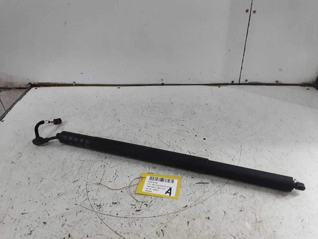 VERIN A GAZ Audi Q3 (F3B) (01-2018/06-2021) (83F827851F), Autos : Pièces & Accessoires, Auto-Union-Straße  1,
85057  Ingolstadt, DE