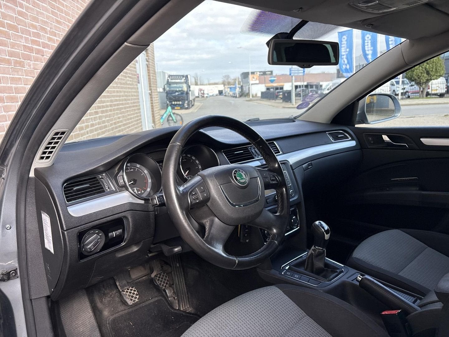 Skoda Superb Combi 1.8 TSI Ambition Business Line | Climate, Auto's, Skoda, Bedrijf, Grijs, Parkeersensor, 171 g/km