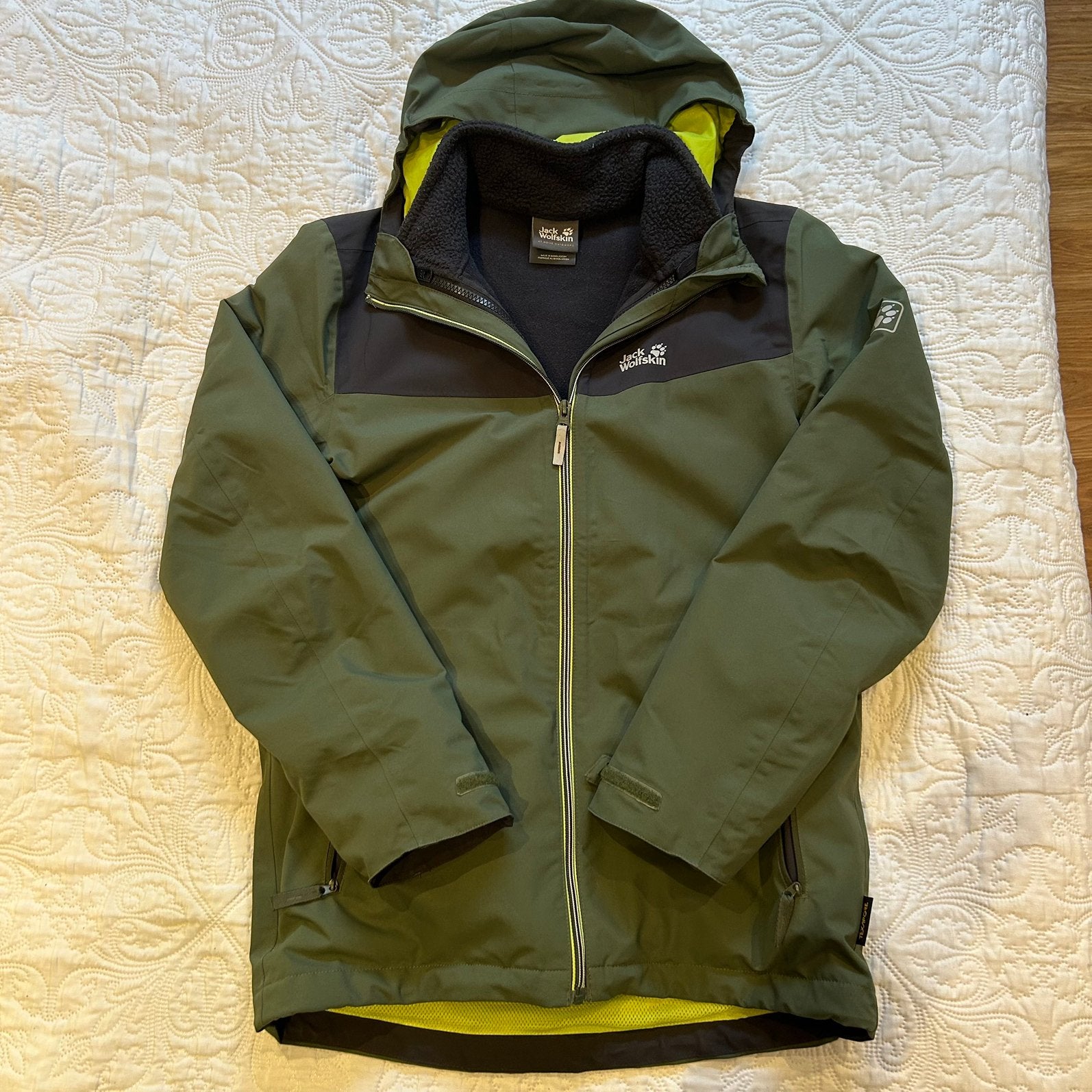 Manteau Jack Wolfskin 3-en-1, Enfants & Bébés, Enlèvement, Comme neuf