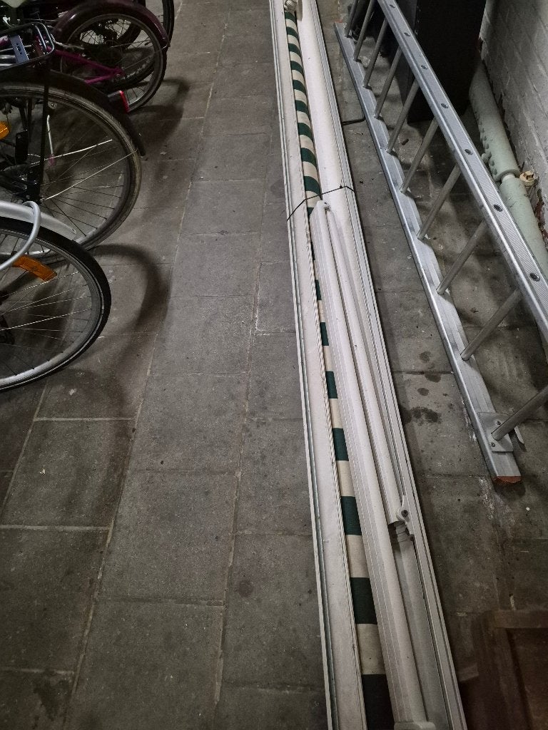 Luifel zonnescherm 4,5m + bevestigingsmateriaal, Tuin en Terras, Ophalen, 450 cm of meer, Zo goed als nieuw, Knikarmscherm