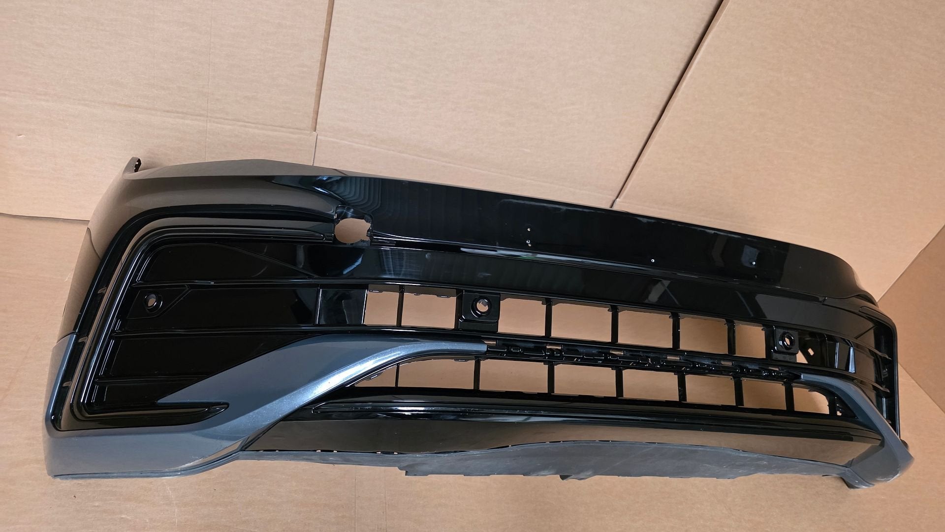 Voorbumper VW Tiguan 5NA R-line 6xPDC Facelift VOLKSWAGEN BU, -, Origine de la pièce connue, Utilisé, -
