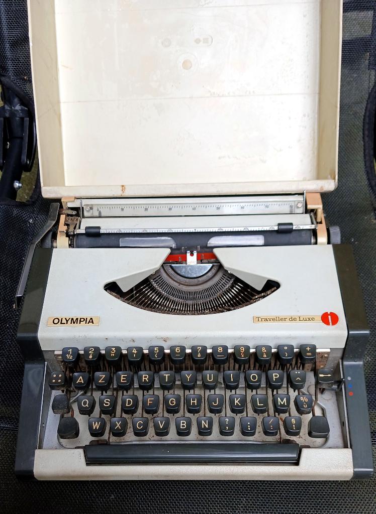 OLYMPIA TRAVELLER de LUXE 1969, Ophalen of Verzenden, Gebruikt