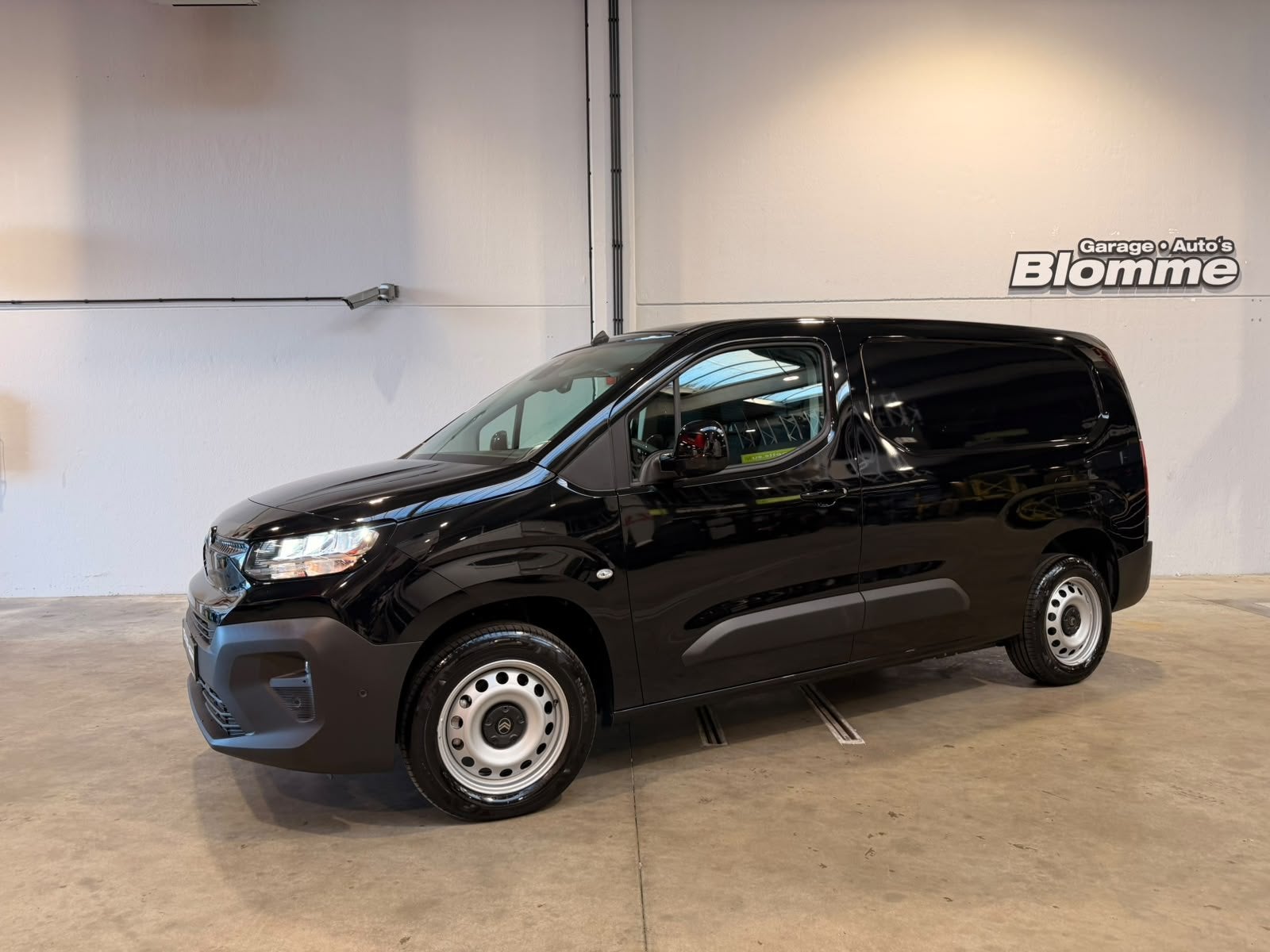 Citroën Berlingo 1.5 BlueHDi 130 EAT8 S&S L2 3 zit / camera, Auto's, Stof, Gebruikt, Zwart, 4 cilinders