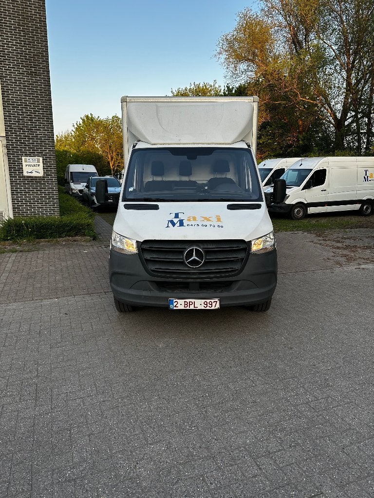 Mercedes Sprinter met Laadklep, Achterwielaandrijving, 4 cilinders, Wit, Mercedes-Benz