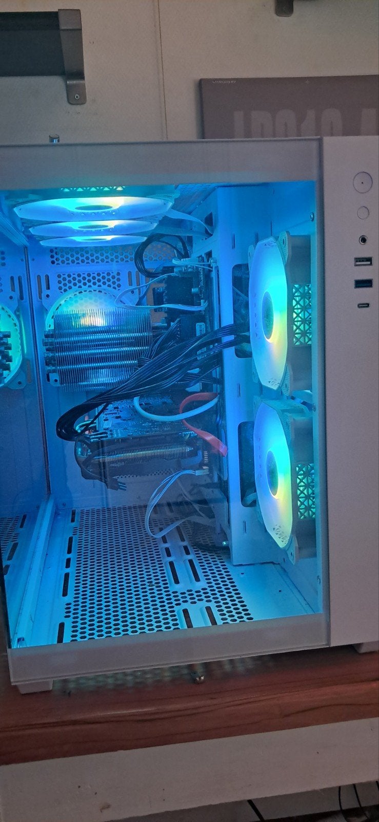 Pc met scherm, Computers en Software, Desktop Pc's, Ophalen