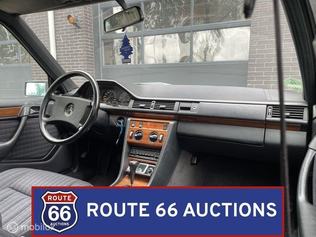 Mercedes-Benz 300 E | 1990 | Route 66 Auctions, Autos, Oldtimers & Ancêtres, Achat, Entreprise, Boîte manuelle, Autre carrosserie