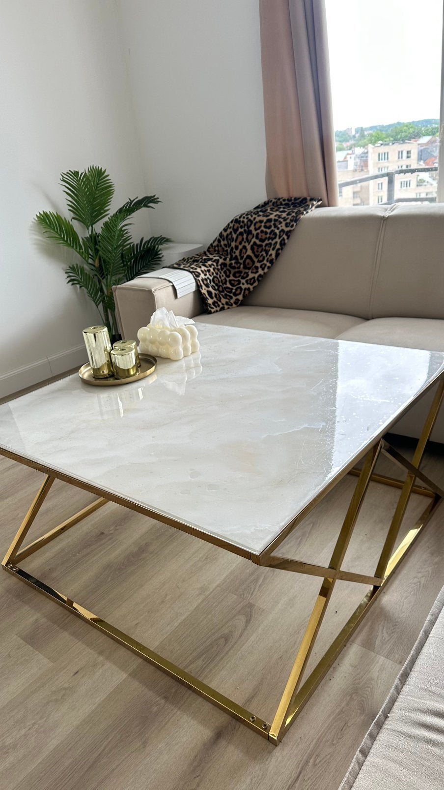 Mooie marmeren/ goude salontafel, Huis en Inrichting, Tafels | Salontafels, Ophalen, Zo goed als nieuw, Kunststof