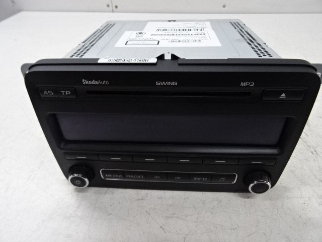 RADIO Skoda Fabia II (5J) (01-2006/12-2014) (5J0035161D), Gebruikt, Info@skoda-auto.de, Skoda, Max-Planck-Straße  3-5
64331  Weiterstadt, DE