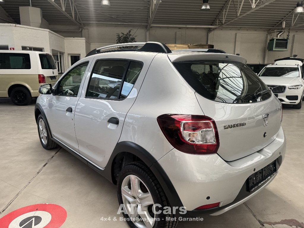 DACIA SANDERO STEPWAY | 0.9 BENZINE |AIRCO | GPS | CRUISE C., Auto's, Voorwielaandrijving, Euro 5, Stof, Zwart
