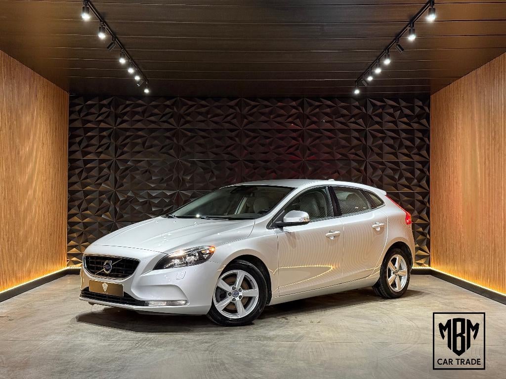 ✅ Volvo V40 1.6 T3 GARANTIE Airco Leder Zetelverw Navi PDC, Autos, Volvo, Cuir, Achat, Entreprise, Boîte manuelle