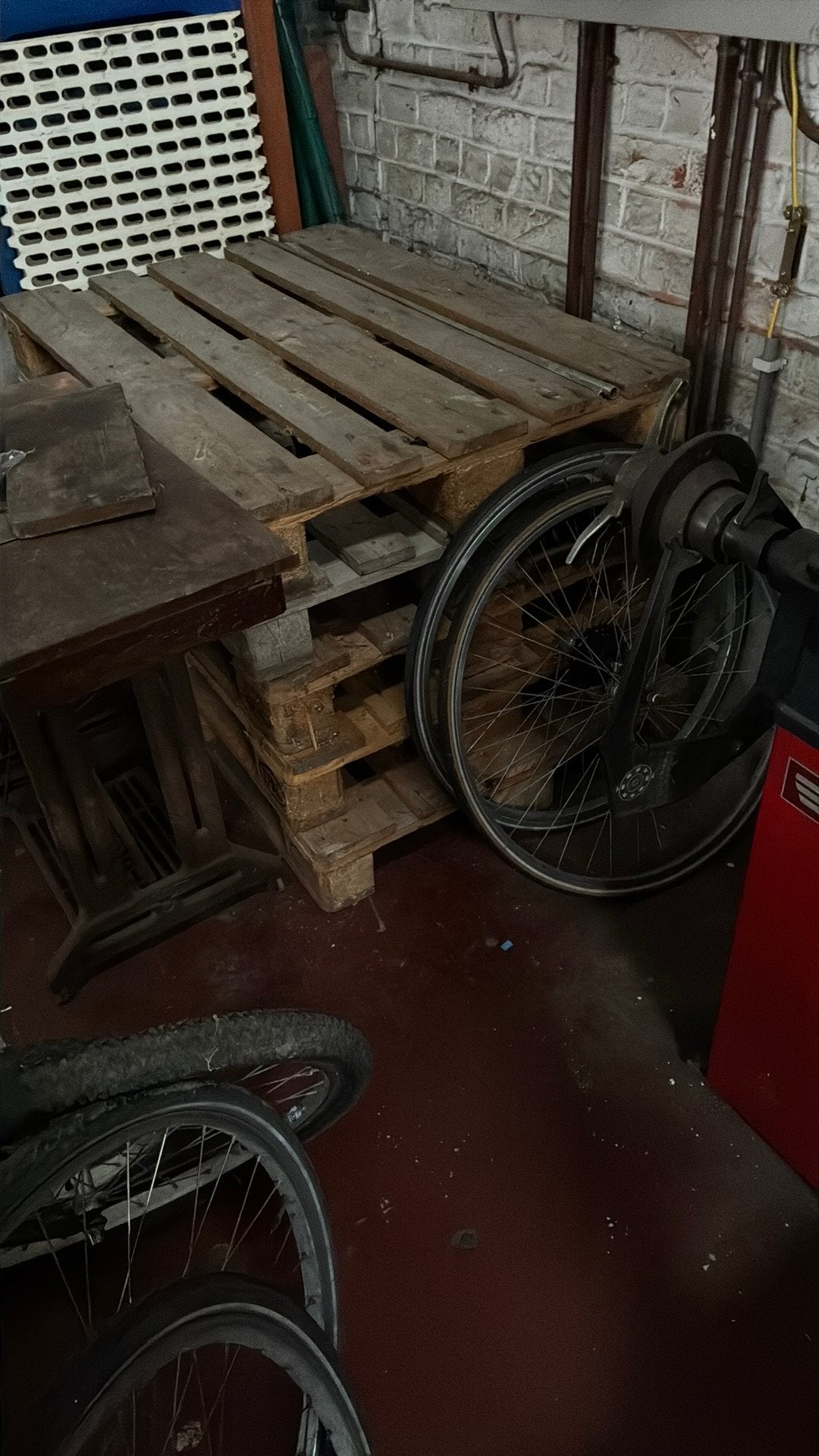 Palettes, Enlèvement, Comme neuf