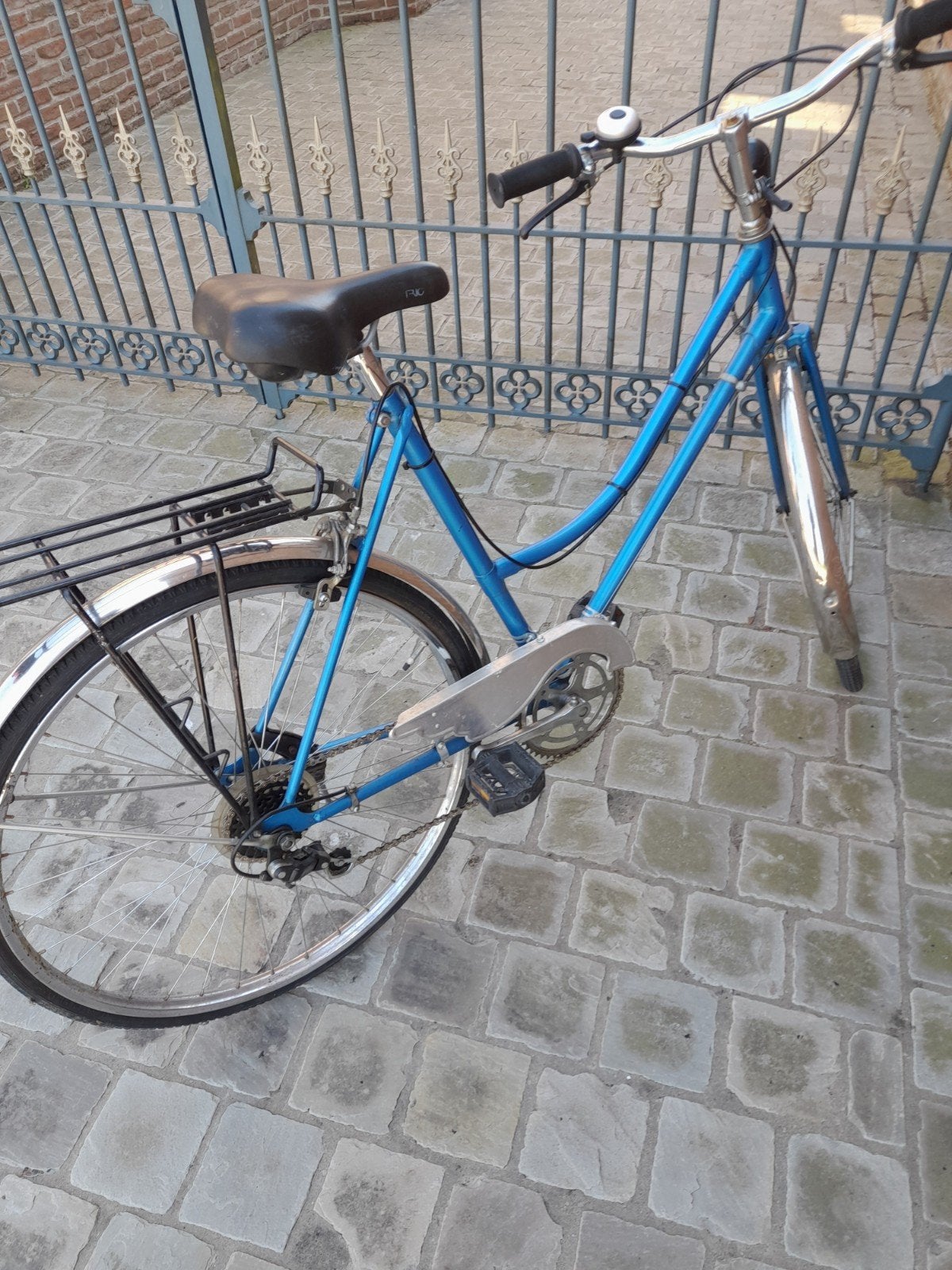 meisjesfiets, Enlèvement