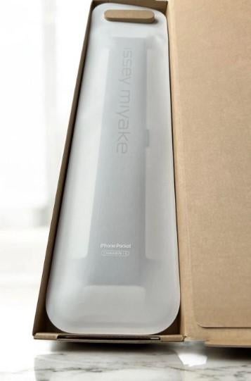 iPhone Pocket by ISSEY MIYAKE Long Cinnamon, Enlèvement, Neuf
