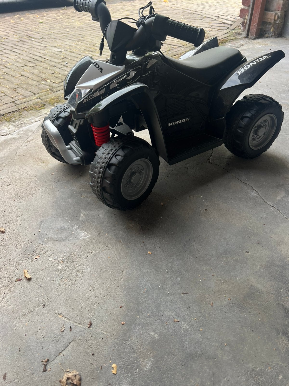 Kinder quad elektrische, Fietsen en Brommers, Ophalen, Zo goed als nieuw