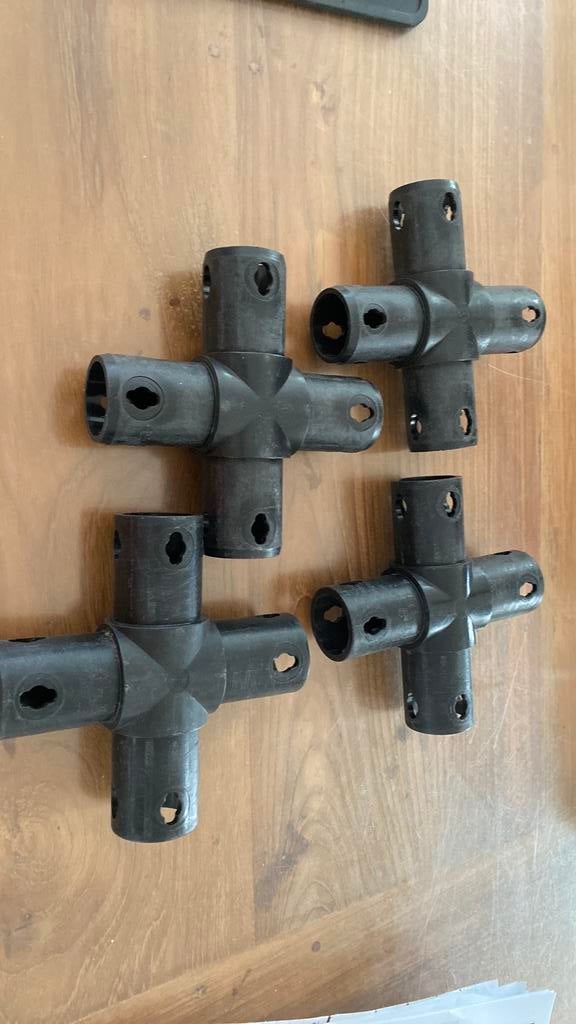 Quadro keuis koppelstukken 4 uitgangen 5€ per stuk nog 4 st, Ophalen, Gebruikt
