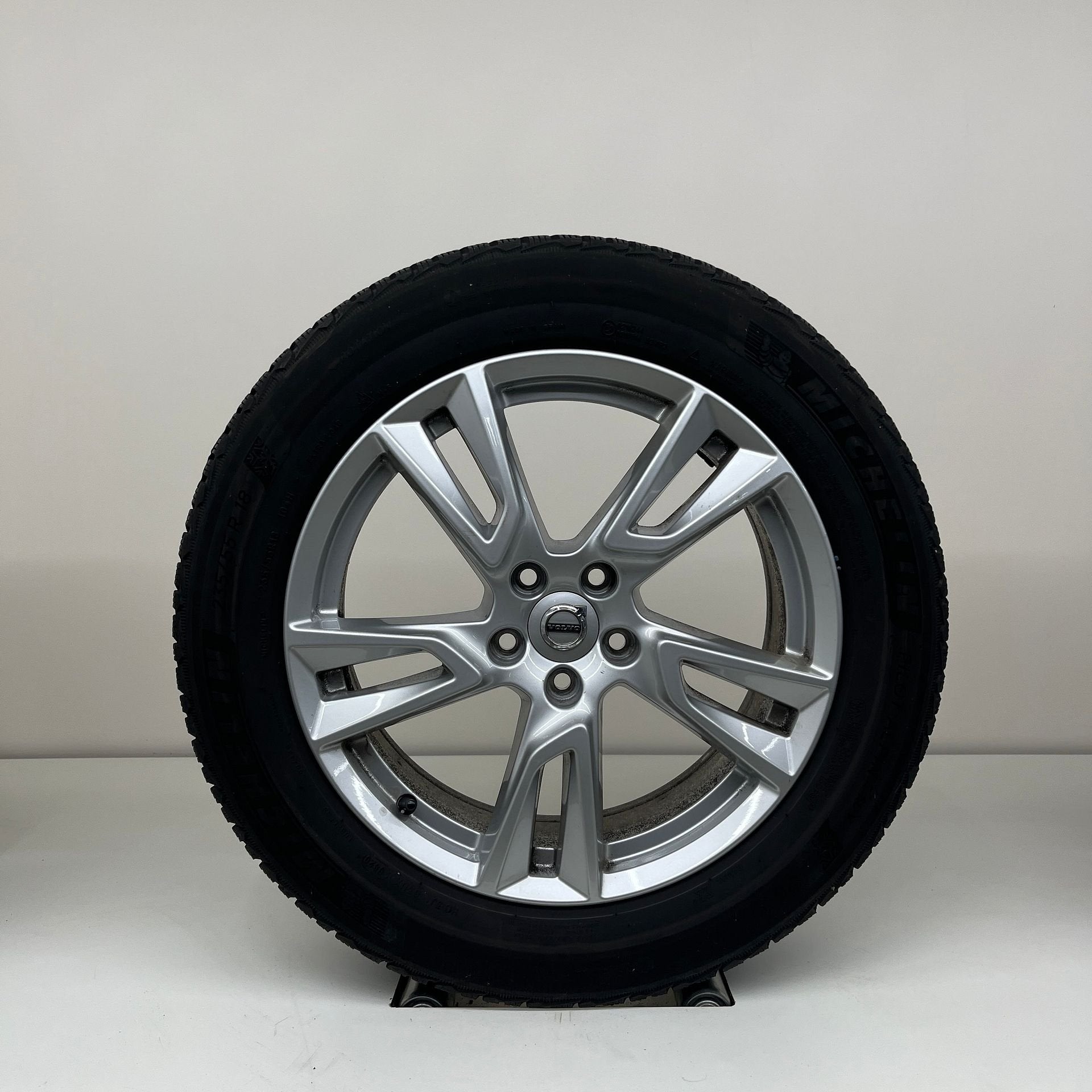 Volvo XC40/V90CC - 18 inch - winterbanden, 18 inch, Gebruikt, Banden en Velgen, 235 mm