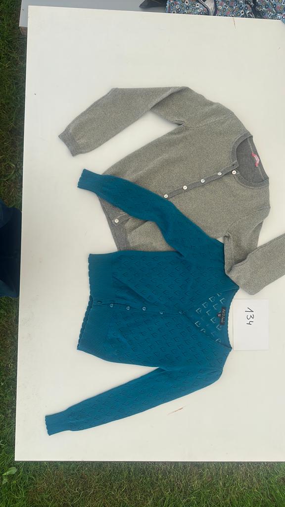 2 gilets meisje maat 134, Kinderen en Baby's, Ophalen, Zo goed als nieuw, Meisje
