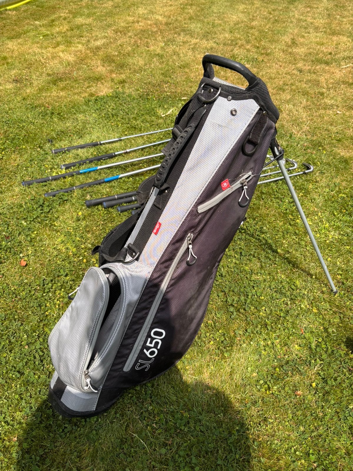 Sac de golf et 6 clubs, Sports & Fitness, Golf, Enlèvement, Utilisé, Set