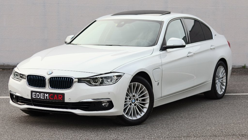 Gamme de luxe BMW 3er 330e, Autos, BMW, Entreprise, Noir, 45 g/km, Phares entièrement LED