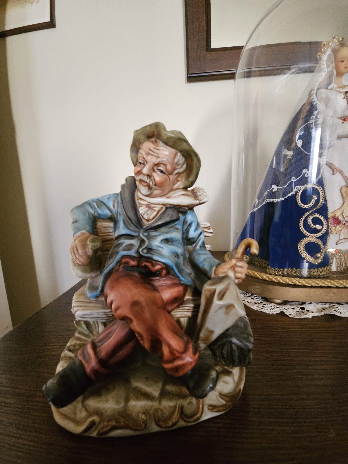 Capodimonte: dronken zwerver op een bank, Antiquités & Art, Enlèvement