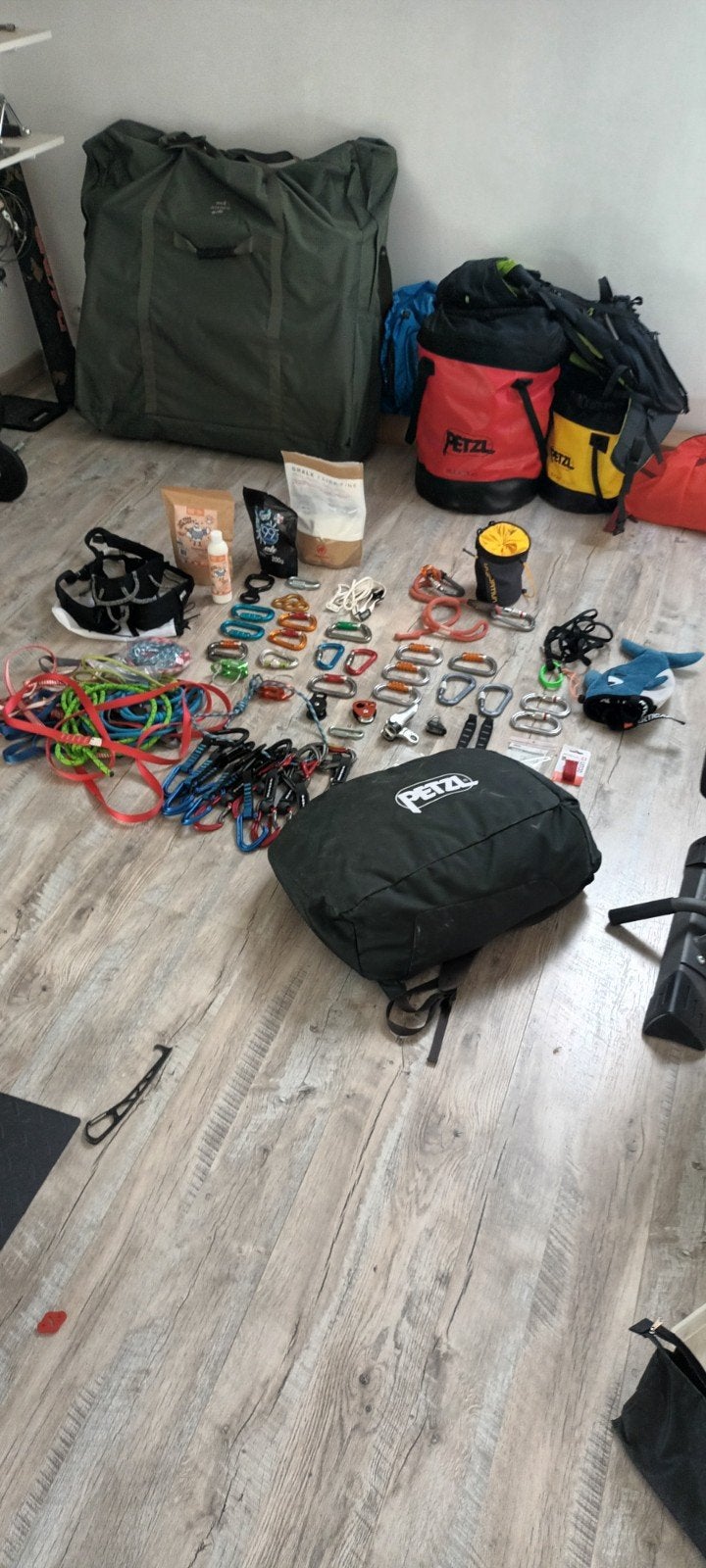 petzl set escalade, Sport en Fitness, Ophalen, Zo goed als nieuw, Klimsport-accessoire