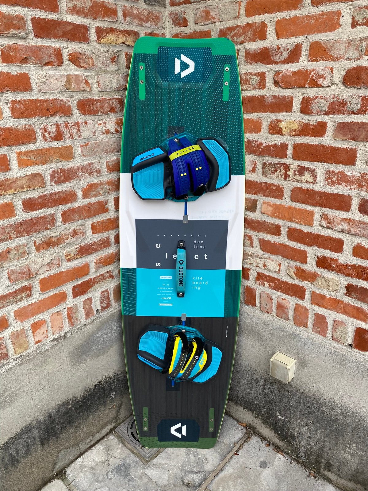 Kiteboard Duotone Select SLS 141x42cm, Double astuce, Enlèvement, Comme neuf, Planche de kite