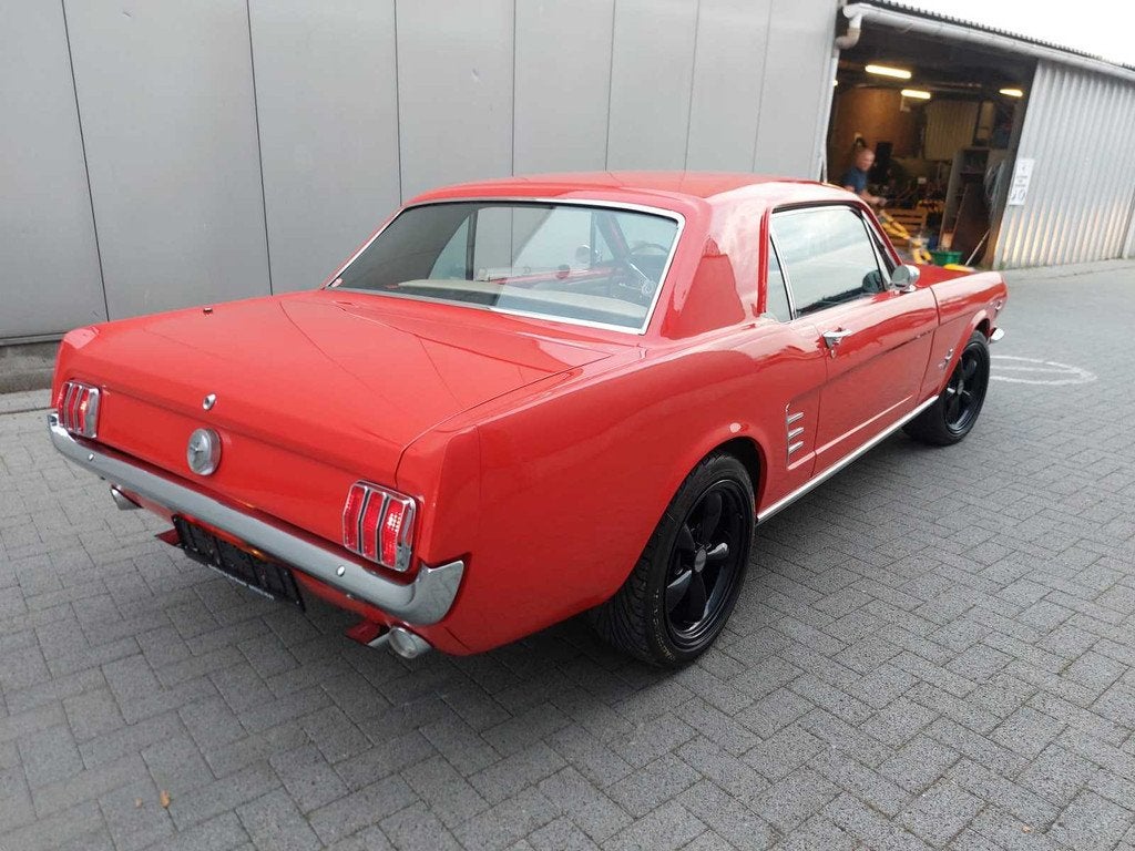 Ford Mustang 1966 met doorlopende voorbank, Auto's, Automaat, Bedrijf, Overige carrosserie, Ford