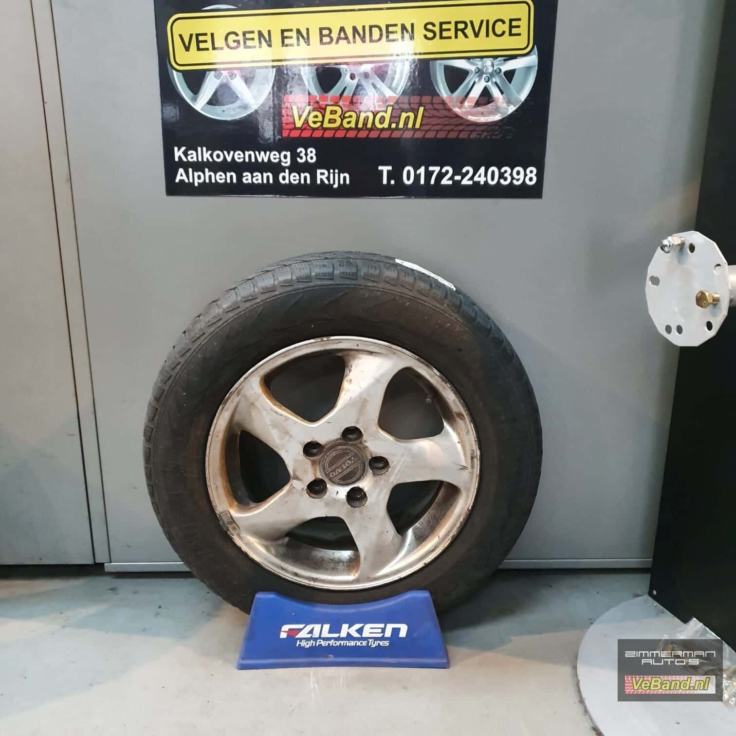 winterbanden met lichtmetalen velgen Volvo V70, Ophalen, Gebruikt, 15 inch, -