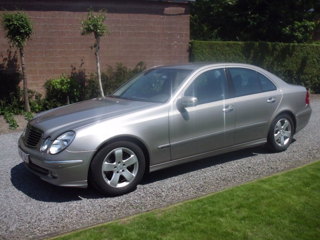 mooie Mercedes E220 CDI Avandgarde, Auto's, Mercedes-Benz, 4 deurs, Achterwielaandrijving, Zwart, 4 cilinders