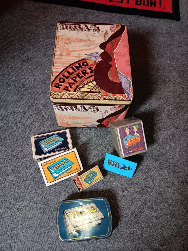Lotje Rizla, Ophalen