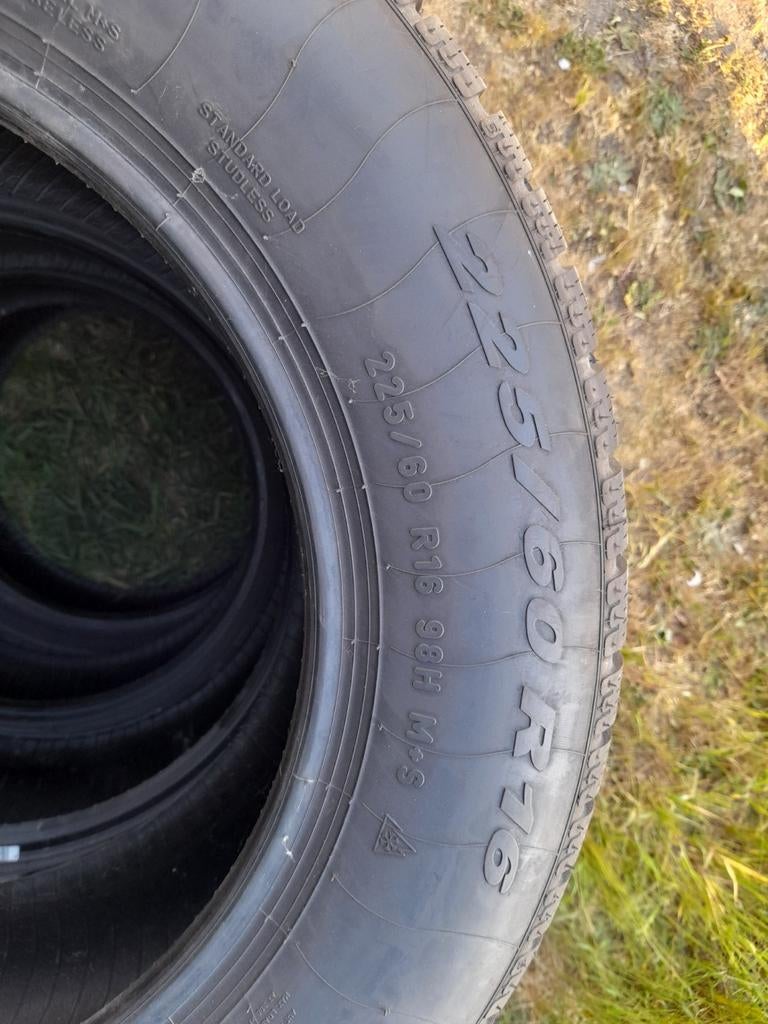 4 nieuwe banden 225 60 R16 pirelli, Ophalen, Nieuw