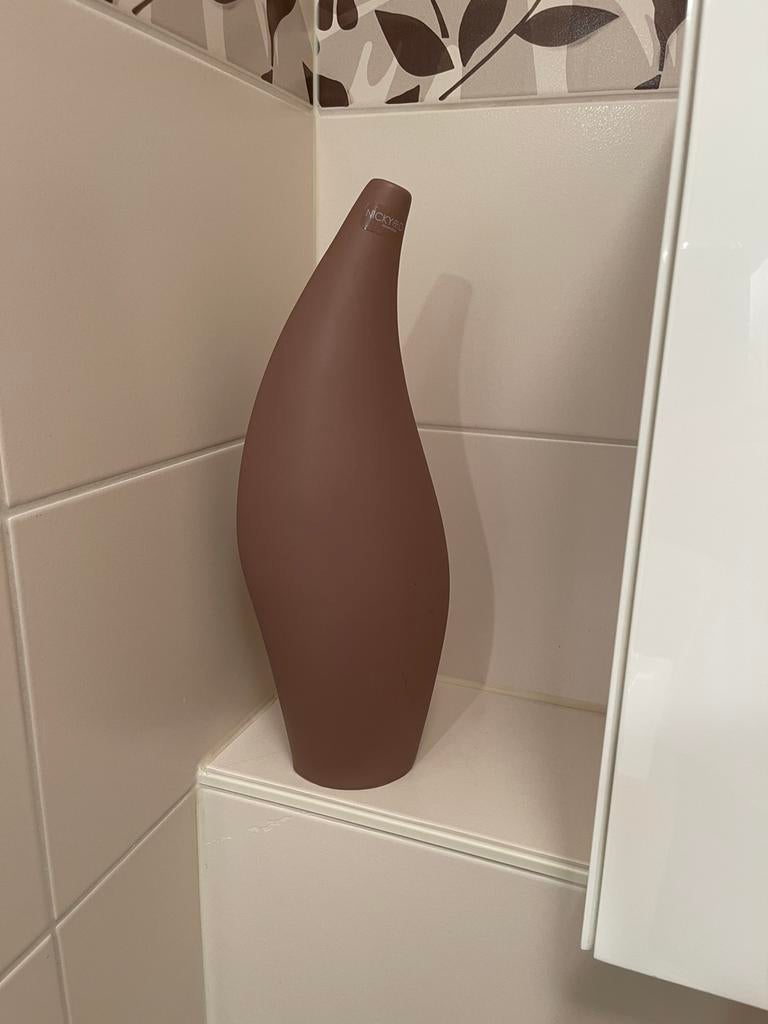 Design vaas naar ontwerp van Nicky D, Huis en Inrichting, Woonaccessoires | Vazen, Ophalen of Verzenden, Zo goed als nieuw