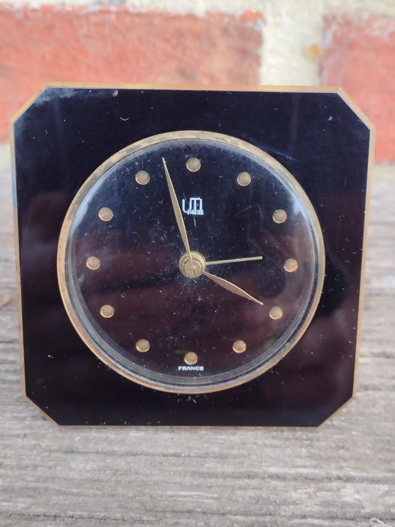Montre au design vintage UTI, Enlèvement ou Envoi
