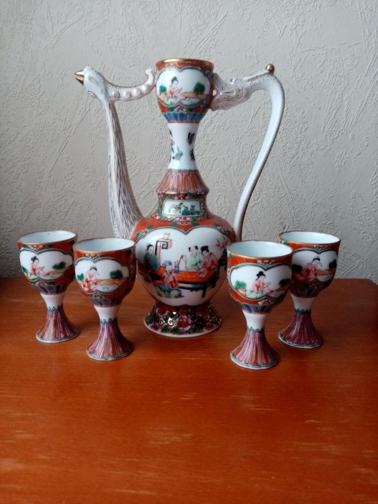 Carafe liqueur /quatre verres chinoise en porcelaine 1970, Enlèvement ou Envoi