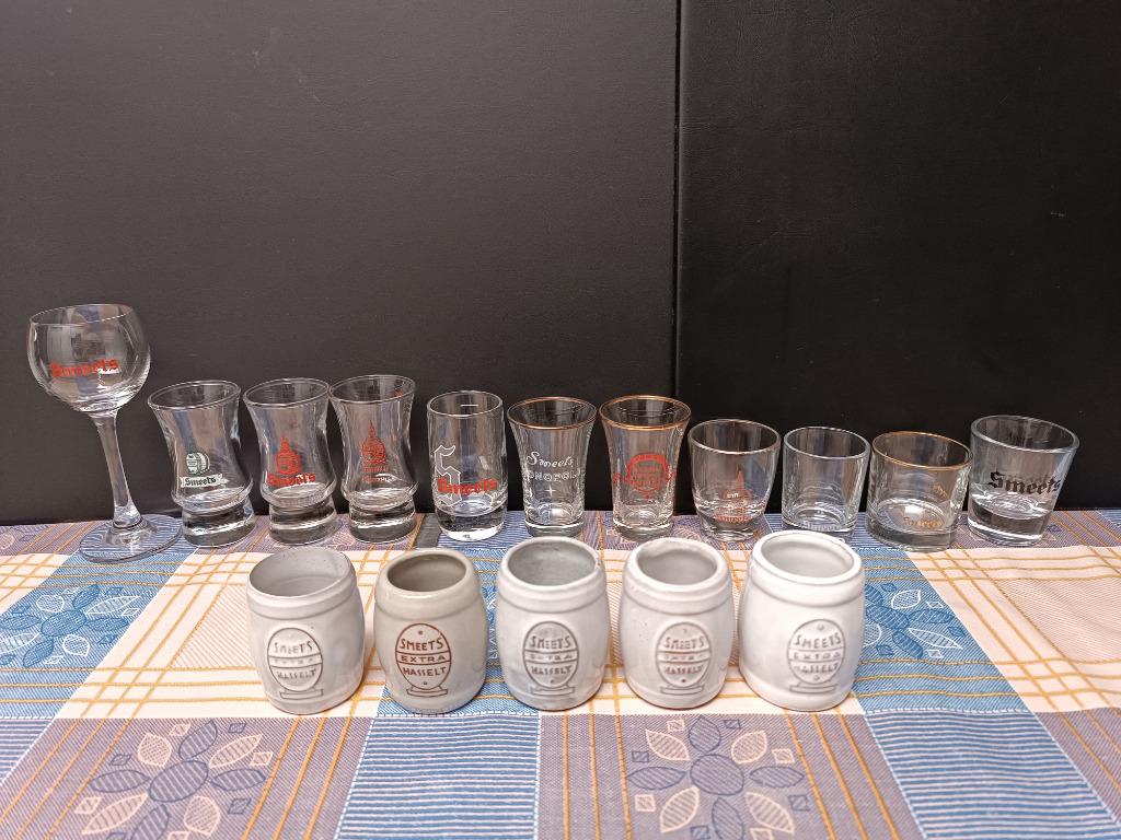 Smeets Jenever Hasselt Borrelglas Glas Drupke Glaasjes, Enlèvement ou Envoi, Comme neuf, Ustensile