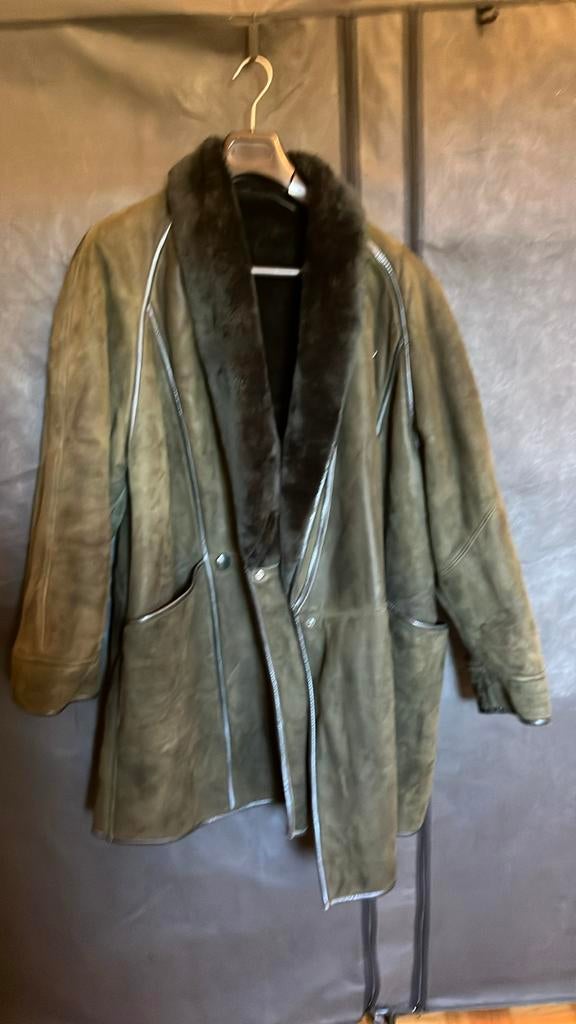 Longue veste agneau retourné dame taille 44 vintage, Vêtements | Femmes, Enlèvement, Porté
