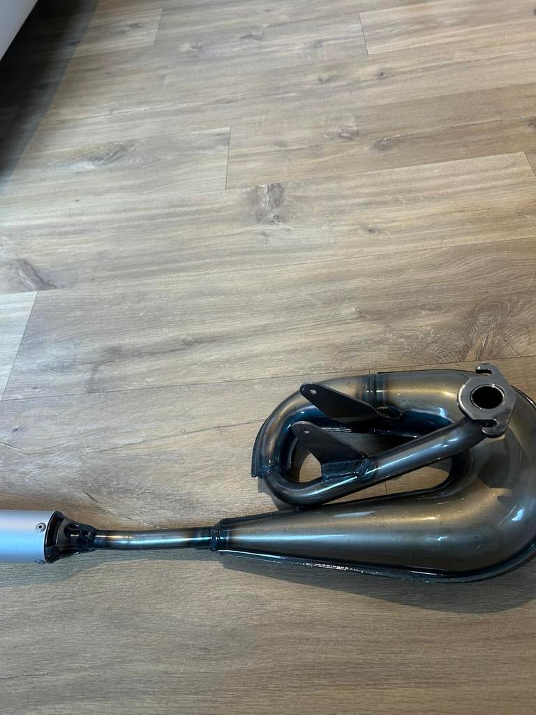 Peugeot techno uitlaat, Enlèvement, Pot d'échappement