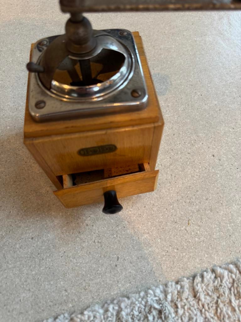 Vintage koffiemolen Pe.De., Antiek en Kunst, Ophalen of Verzenden