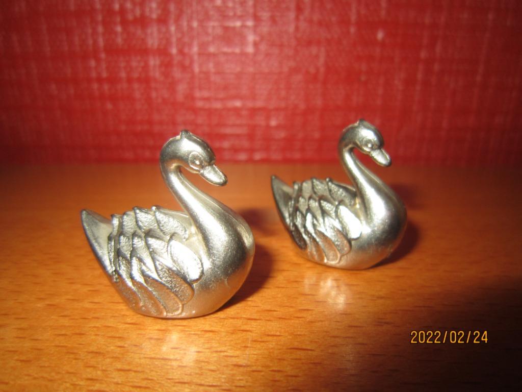 Lot de 2 mini cygnes porte-nom en métal, Envoi, Comme neuf, Métal, Autres types
