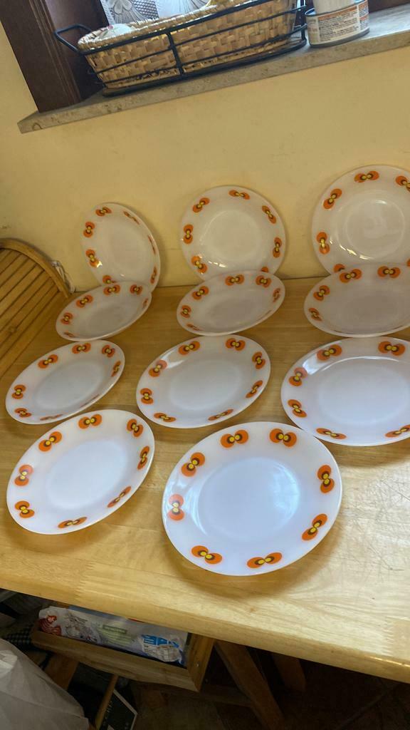 Très beau lot de11 assiettes arcopal année 70 excellent état, Antiquités & Art