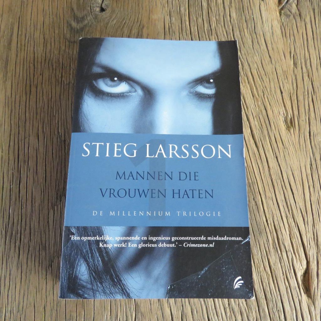 Stieg Larsson Mannen die vrouwen haten De Millennium Trilogi, Ophalen of Verzenden