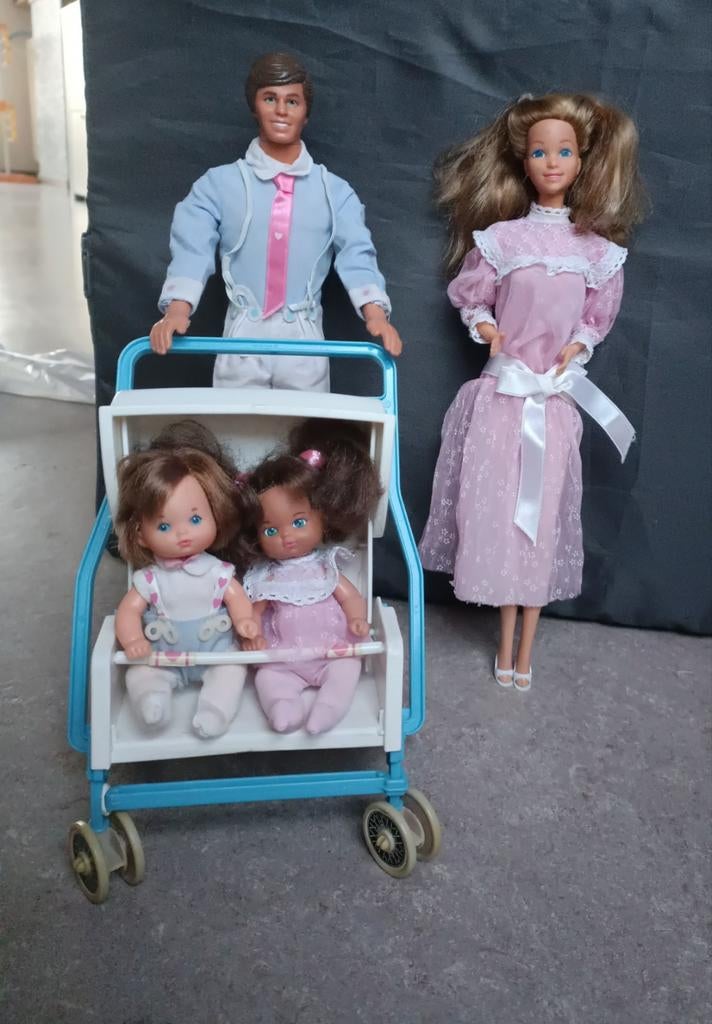 Famille Vintage Heart avec poussette, maman, papa et bébés 1, Enfants & Bébés, Jouets | Poupées, Utilisé, Enlèvement ou Envoi