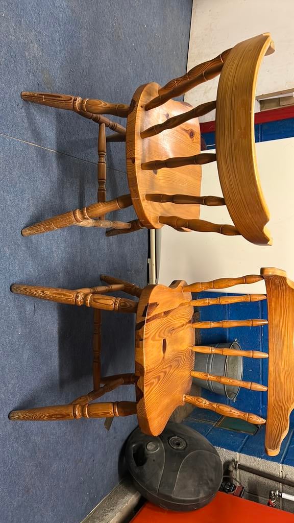 Chaises en bois (pin) très robuste 15 euros /pièce, Autres couleurs, Deux, Enlèvement, Utilisé