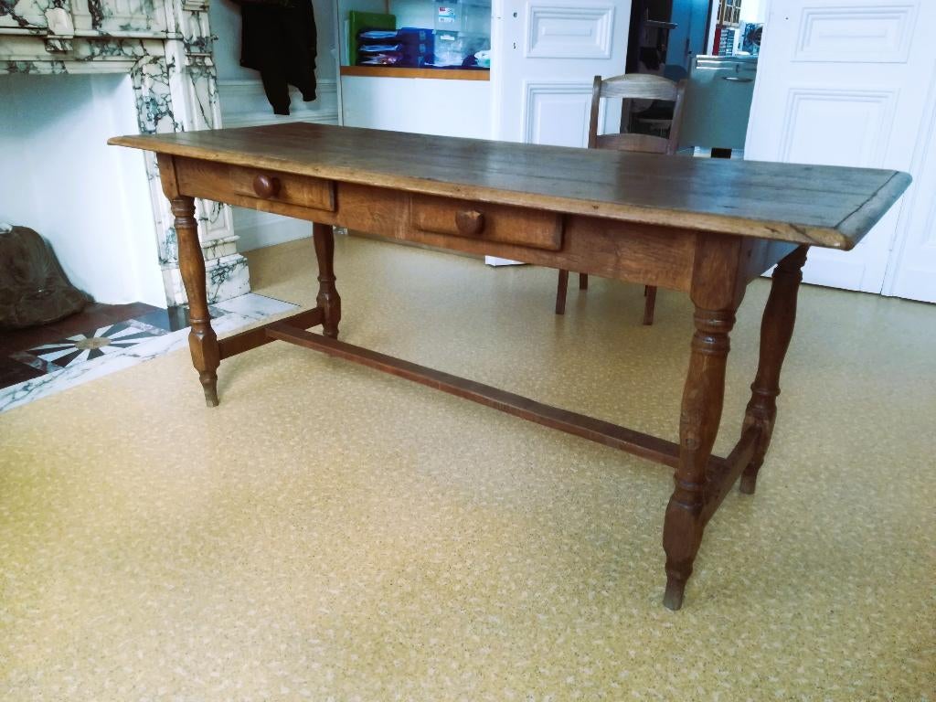 Table lorraine en chêne massif avec tiroirs, Rustique lorrain, Quatre personnes, 150 à 200 cm, Enlèvement