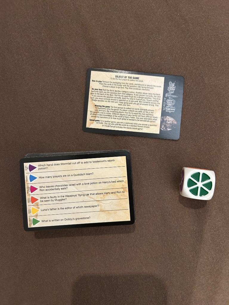 Harry Potter trivial pursuit, Ophalen of Verzenden, Zo goed als nieuw, Spel