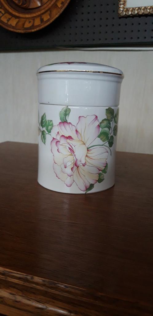 Dekselpot met bloemmotief, Antiek en Kunst, Ophalen of Verzenden