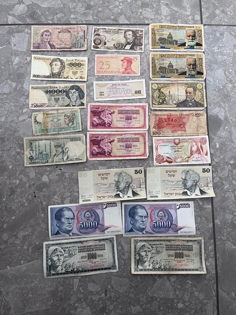Oude bank biljetten, Enlèvement, Billets de banque